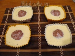пирожки с мясом - тесто в формочках