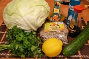 витаминный салат капуста и семечки - продукты