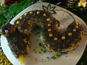 сладкий десерт - праздничный новогодний стол - змейка