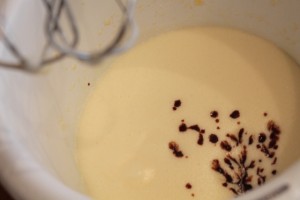брауни с вишней и творогом - шоколад в тесто