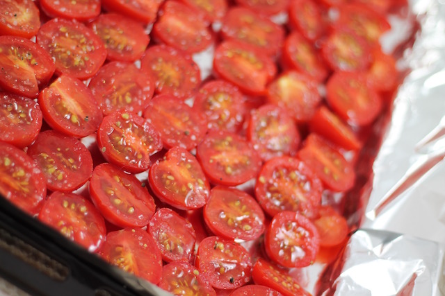 Вяленые помидоры в масле - под специями
