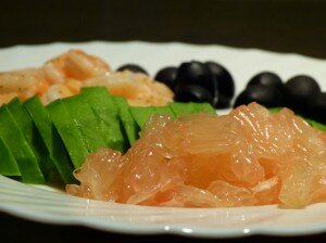 авокадо с креветками - крупно