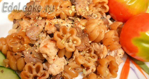 Фарш и грибы — с полезными макаронами